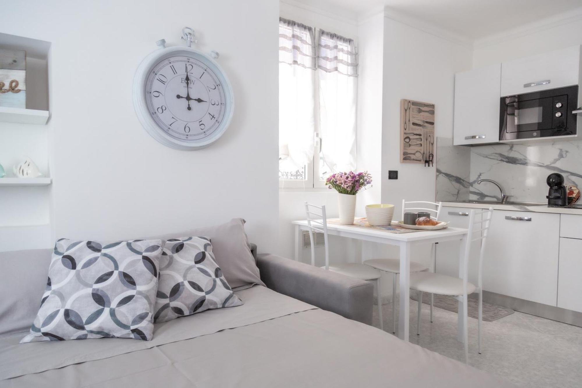 Casa Liri -centrale, Moderna, 5min Spiaggia, Ariston- *